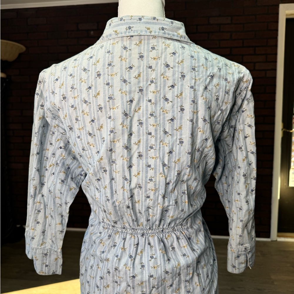 Liz Claiborne Lizwear Jeans Floral Chambray Button Down Shirt Large Cotton - Picture 3 of 7